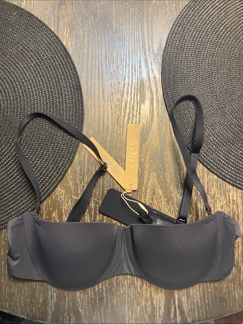 SKIMS smooth intimate lightly lined strapless Bra onyx size 34B NWT